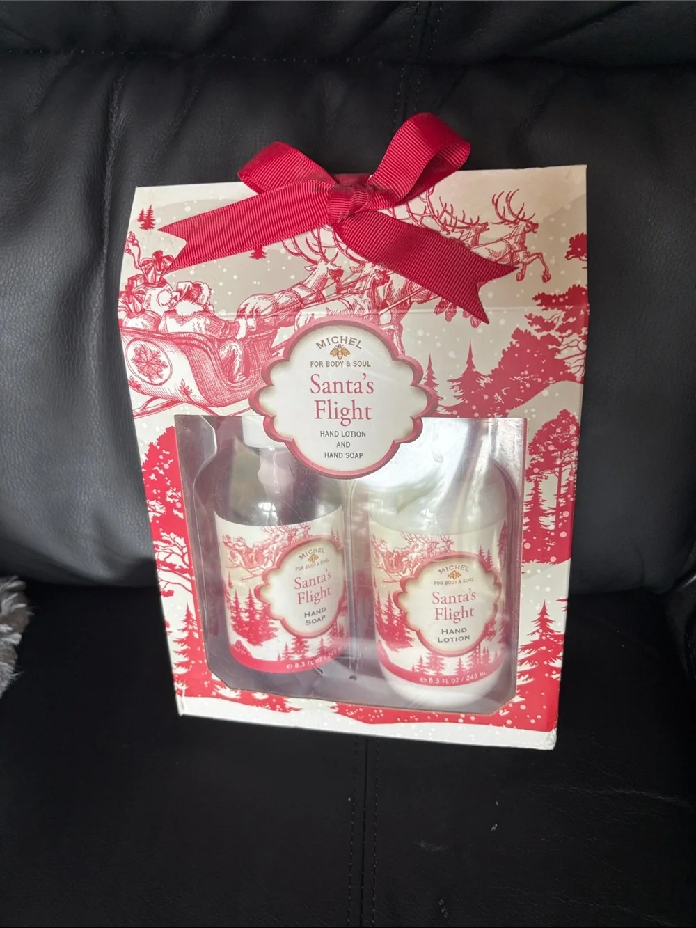 Michel Design Works Santa's Flight Hand & Body Set - Red